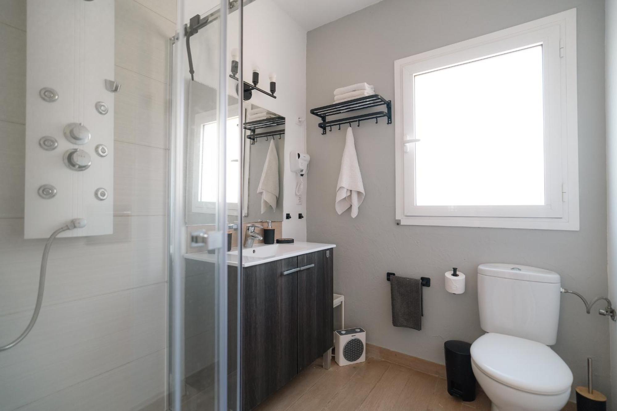 Hauzify I Casa Holiday home